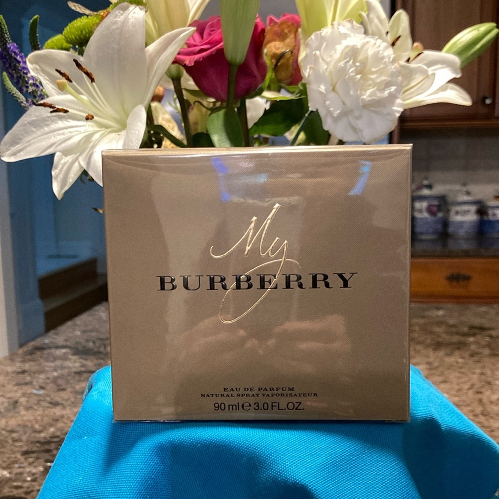Burberry Eau de Parfum in Tan Box